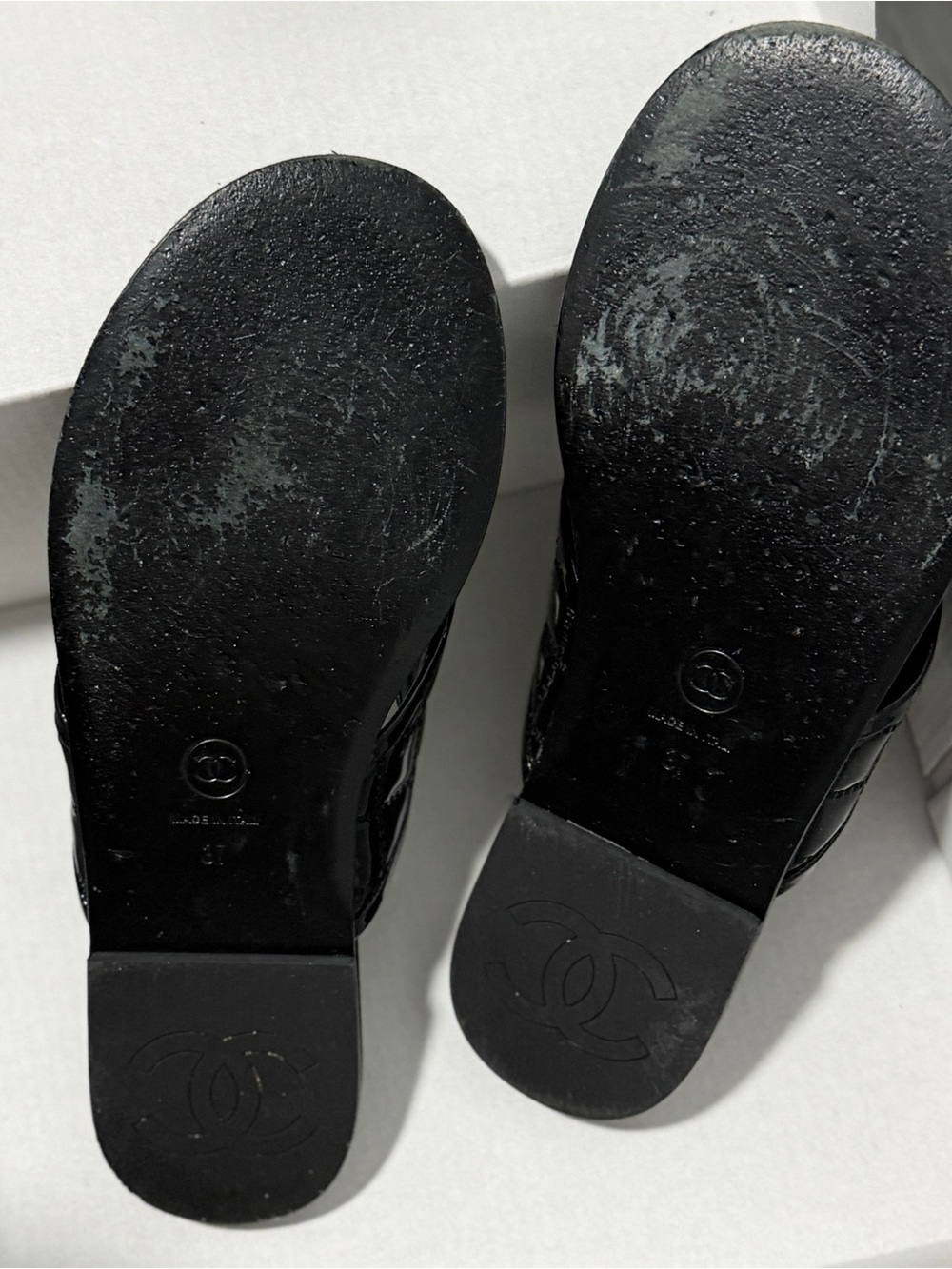 CHANEL Black Quilted Patent Leather Slide Sandals - Picture 3 of 12